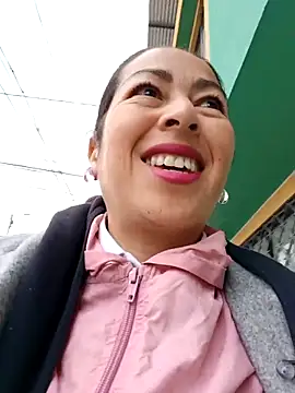 Snapshot of MARIANA-12_ chatting on October 3, 2025, 11:51 am MARIANA-12 online show from October 3, 2025, 11:51 am