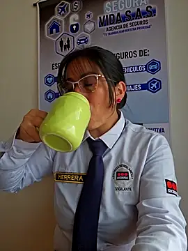 Snapshot of MARIANA-12_ chatting on October 30, 2025, 2:18 pm MARIANA-12 online show from October 30, 2025, 2:18 pm