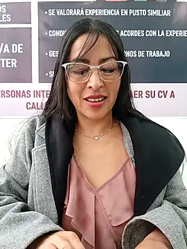 Snapshot of MARIANA-12_ chatting on November 6, 2025, 12:17 pm MARIANA-12 online show from November 6, 2025, 12:17 pm