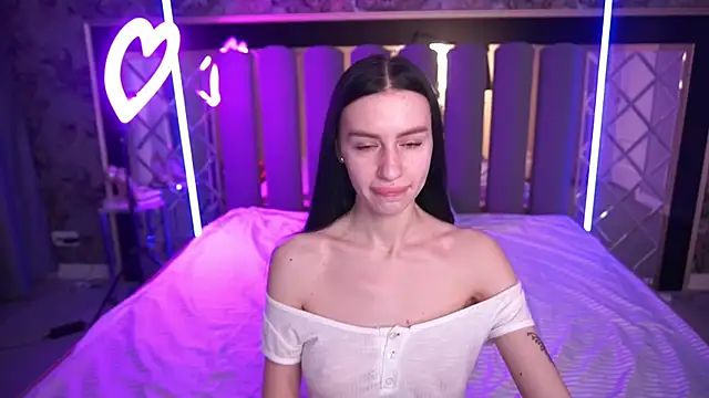 Snow WhiteeeX online show from March 5, 2026, 6:42 am