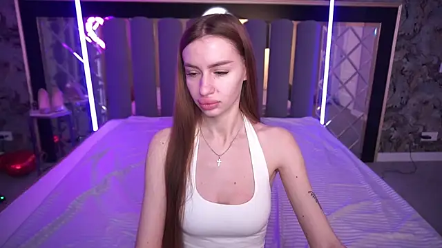 Snow WhiteeeX online show from April 18, 2026, 5:33 am