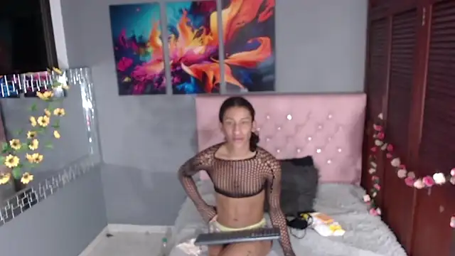 SofiaNaugthyxTS online show from September 17, 2025, 11:01 am
