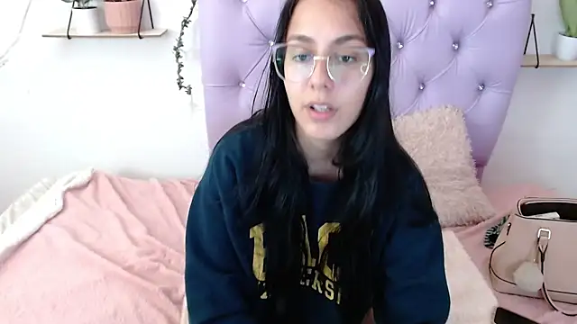 Freyja 01 online show from September 25, 2025, 9:40 pm