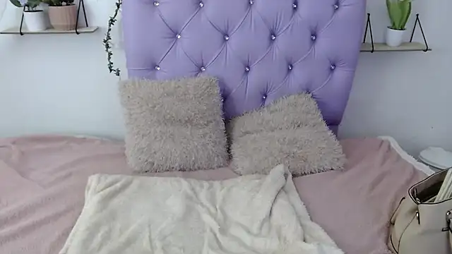 Freyja 01 online show from September 26, 2025, 9:30 pm