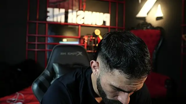 Snapshot of Austin_bolt chatting on March 3, 2026, 1:23 am Austin bolt online show from March 3, 2026, 1:23 am