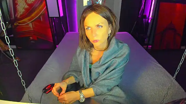 Elizabe th online show from March 10, 2025, 10:04 am