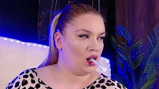 MelanieBrownn online show from April 22, 2026, 4:48 am