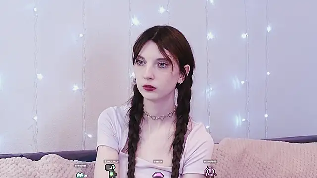 KimWilli online show from January 28, 2025, 10:12 pm