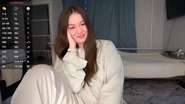 Emy jonesss online show from November 5, 2025, 10:15 am