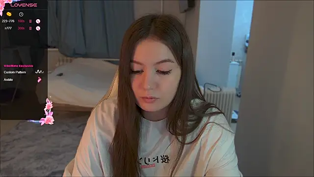 Emy jonesss online show from November 12, 2025, 8:37 am