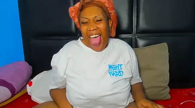 Sweetdelight86 online show from February 9, 2025, 6:26 pm