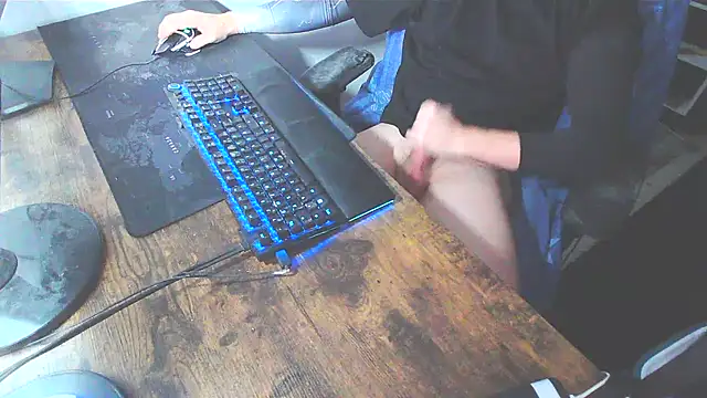 WouldLovetoFuckYou666 online show from December 4, 2025, 12:03 pm