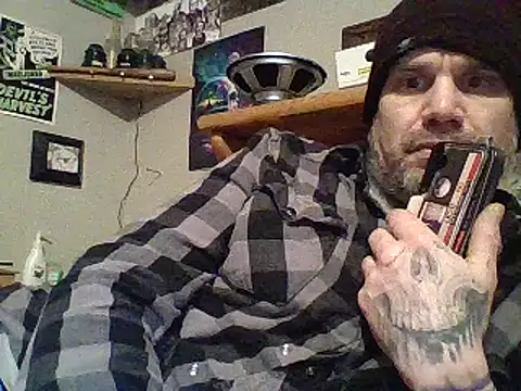 clitstitsandbongrips online show from February 4, 2025, 8:49 pm