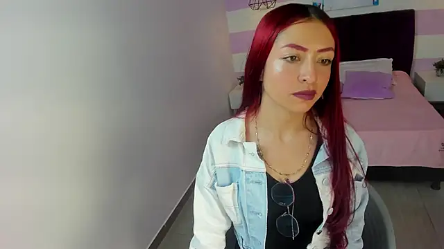 Scarlett  bell online show from February 5, 2026, 1:27 pm