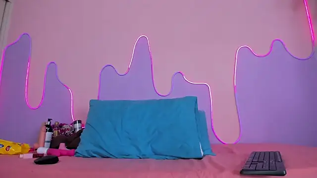 Mingie Rouse online show from March 5, 2026, 3:02 am