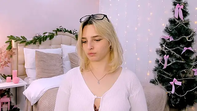 Snapshot of tendermeow chatting on January 17, 2025, 4:26 pm tendermeow online show from January 17, 2025, 4:26 pm