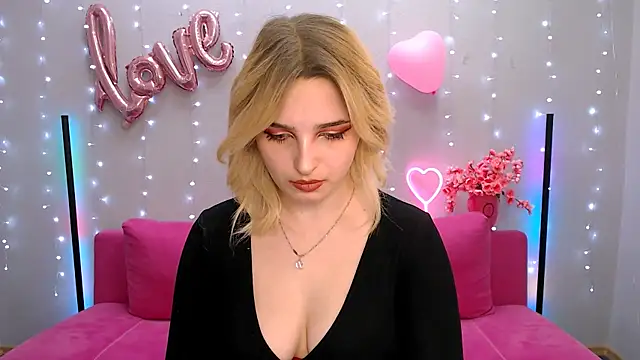 Snapshot of tendermeow chatting on February 12, 2025, 5:16 pm tendermeow online show from February 12, 2025, 5:16 pm