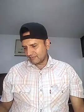 RogueTraveler online show from October 20, 2025, 3:29 am