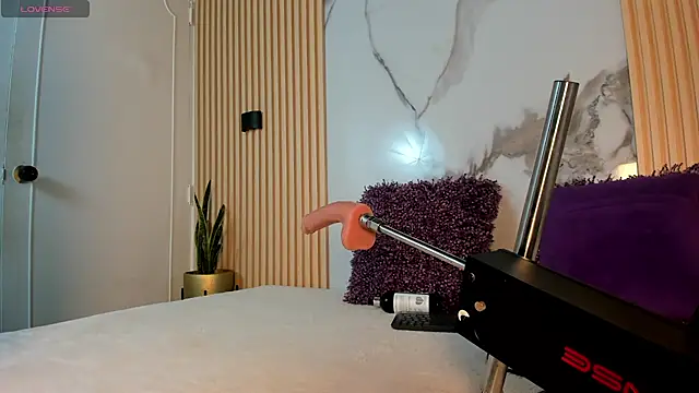 valentina lux online show from February 8, 2025, 2:58 am