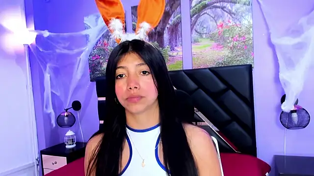 KimberlyVillaLobos online show from October 31, 2025, 11:44 am