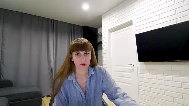 Daniella Lorente online show from April 14, 2026, 1:11 am