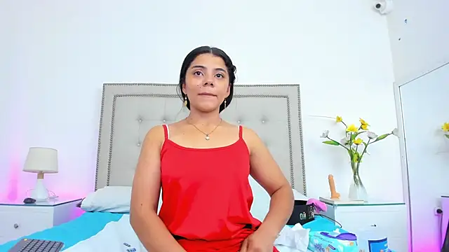 JulieeHabubu online show from April 4, 2026, 8:28 pm