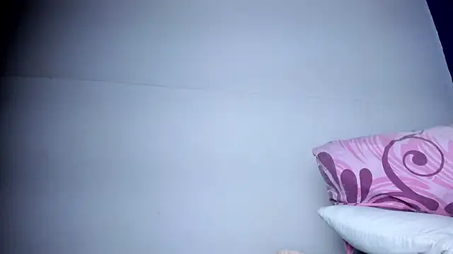 skinnycollins1 online show from October 3, 2025, 2:30 am