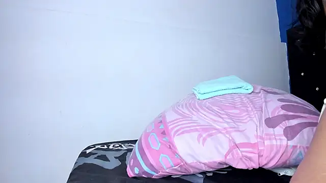 skinnycollins1 online show from October 4, 2025, 2:42 am