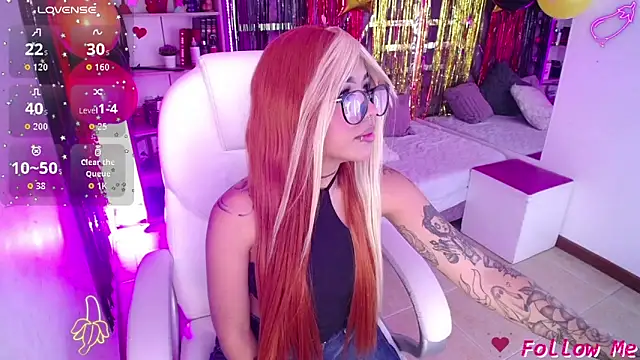 AliceWalker 11 online show from September 20, 2025, 8:21 pm