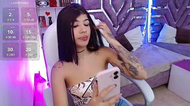 AliceWalker 11 online show from December 19, 2025, 8:16 pm