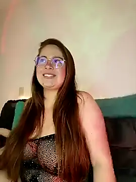 Snapshot of soofy__ chatting on March 13, 2025, 6:05 am soofy online show from March 13, 2025, 6:05 am