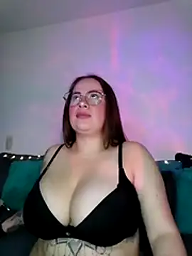 soofy   online show from March 29, 2026, 3:17 am