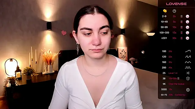 hannacheekss  online show from November 4, 2025, 1:59 am