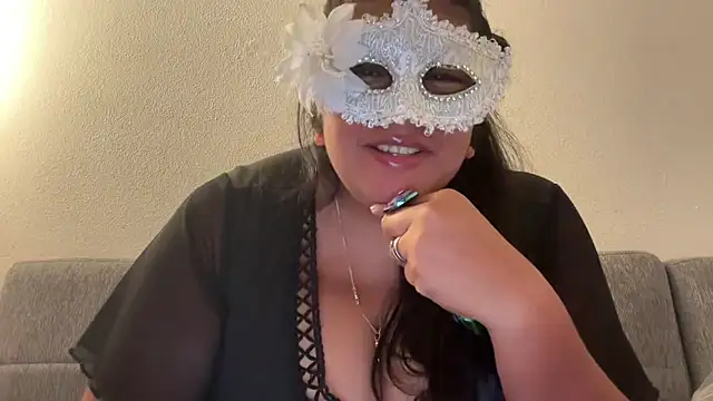 MashaCL online show from November 1, 2025, 5:15 pm