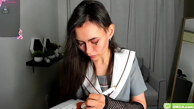 Emily Strikeee online show from December 7, 2024, 12:56 pm