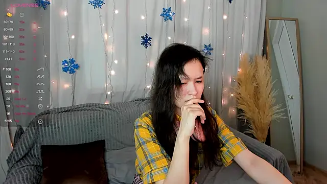 Emily Strikeee online show from December 17, 2024, 7:18 am