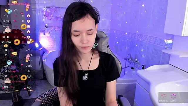 Emily Strikeee online show from November 23, 2025, 10:04 am