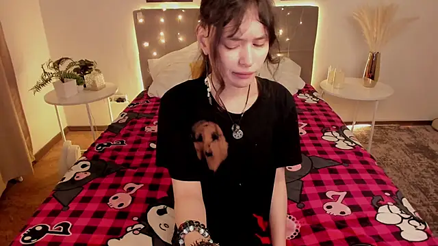 Emily Strikeee online show from May 24, 2026, 1:32 am