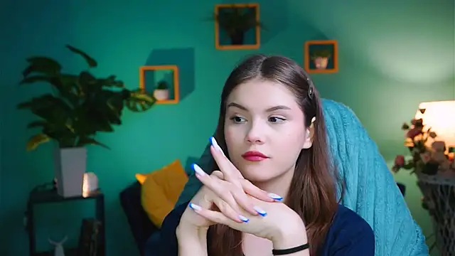 EvaThopson online show from December 4, 2024, 8:12 am