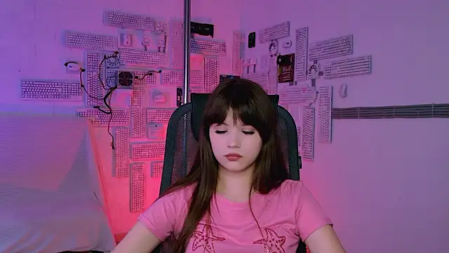 EvaThopson online show from March 7, 2026, 11:18 am