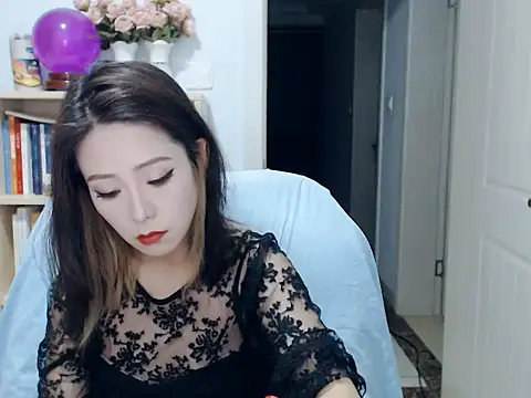 Snapshot of SuSushi728 chatting on June 25, 2026, 4:11 pm SuSushi728 online show from June 25, 2026, 4:11 pm