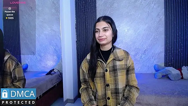 SolBeaumont1 online show from February 8, 2025, 8:32 pm