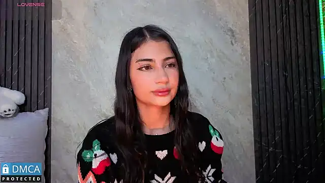 SolBeaumont1 online show from October 18, 2025, 5:35 pm