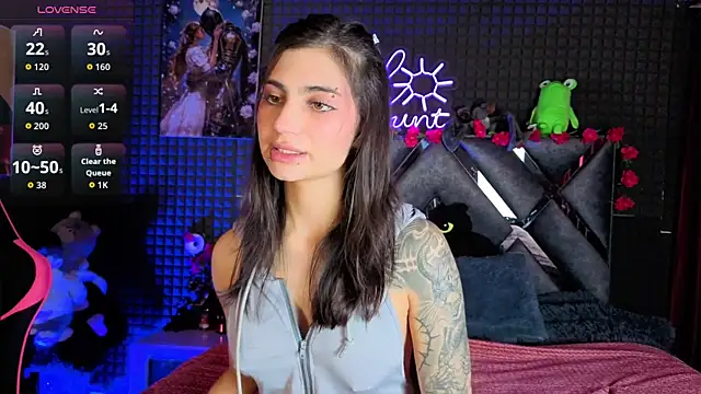 Snapshot of SolBeaumont1 chatting on June 24, 2026, 7:13 pm SolBeaumont1 online show from June 24, 2026, 7:13 pm