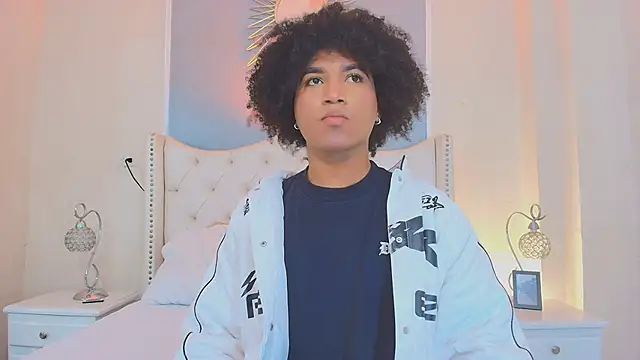 Ambar Collingg online show from October 16, 2025, 2:18 pm