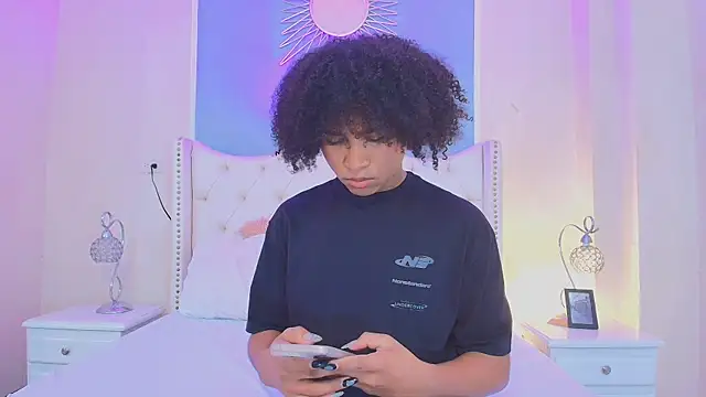 Ambar Collingg online show from October 22, 2025, 1:44 pm