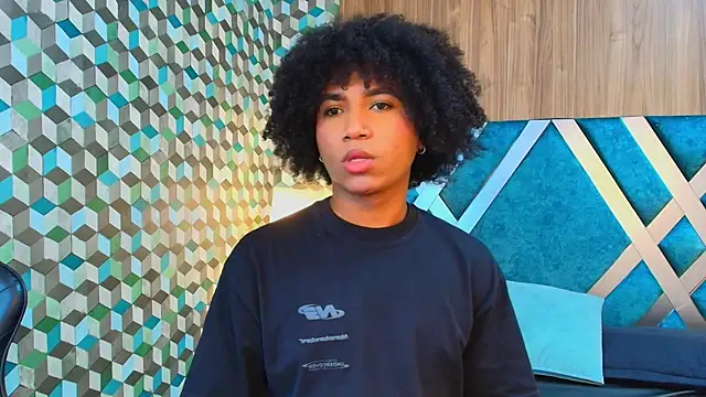 Ambar Collingg online show from October 31, 2025, 2:01 am