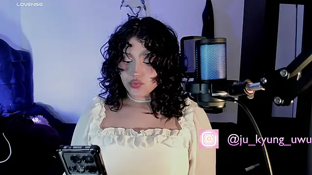 Ju Kyung online show from March 13, 2025, 8:37 am