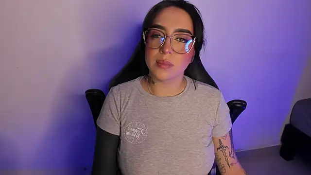 AnnikaMerliahh  online show from October 16, 2025, 3:40 am