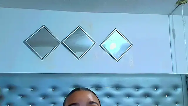 EileenBenzon online show from March 10, 2026, 4:50 am